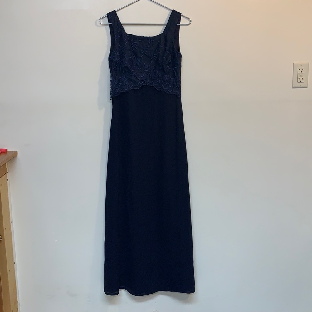 Michaelangelo brand evening dress size 6 navy blue